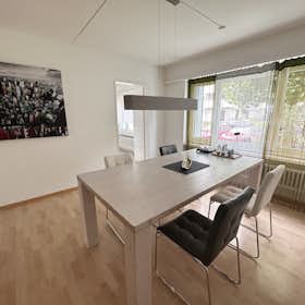 Отдельная комната сдается в аренду за 1 350 CHF в месяц в Oberglatt, Allmendstrasse