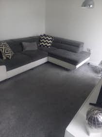 Отдельная комната сдается в аренду за 1 000 € в месяц в Swanscombe, Cresswell Road