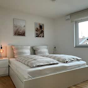 Wohnung zu mieten für 1.995 € pro Monat in Köln, Frankfurter Straße