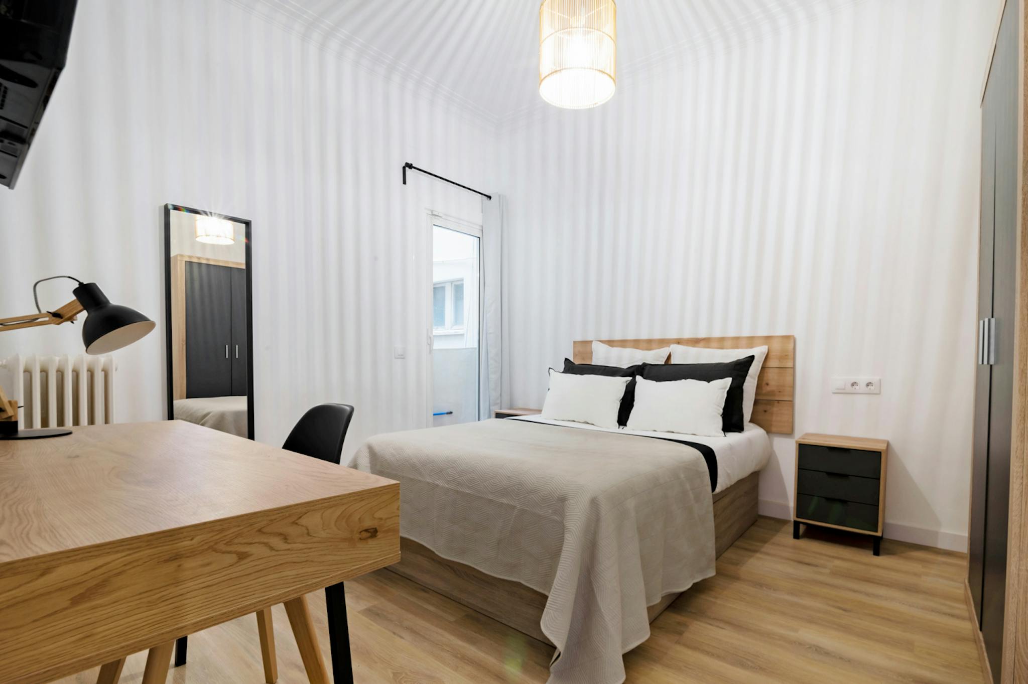 Ronda de Sant Pere, Barcelona preview