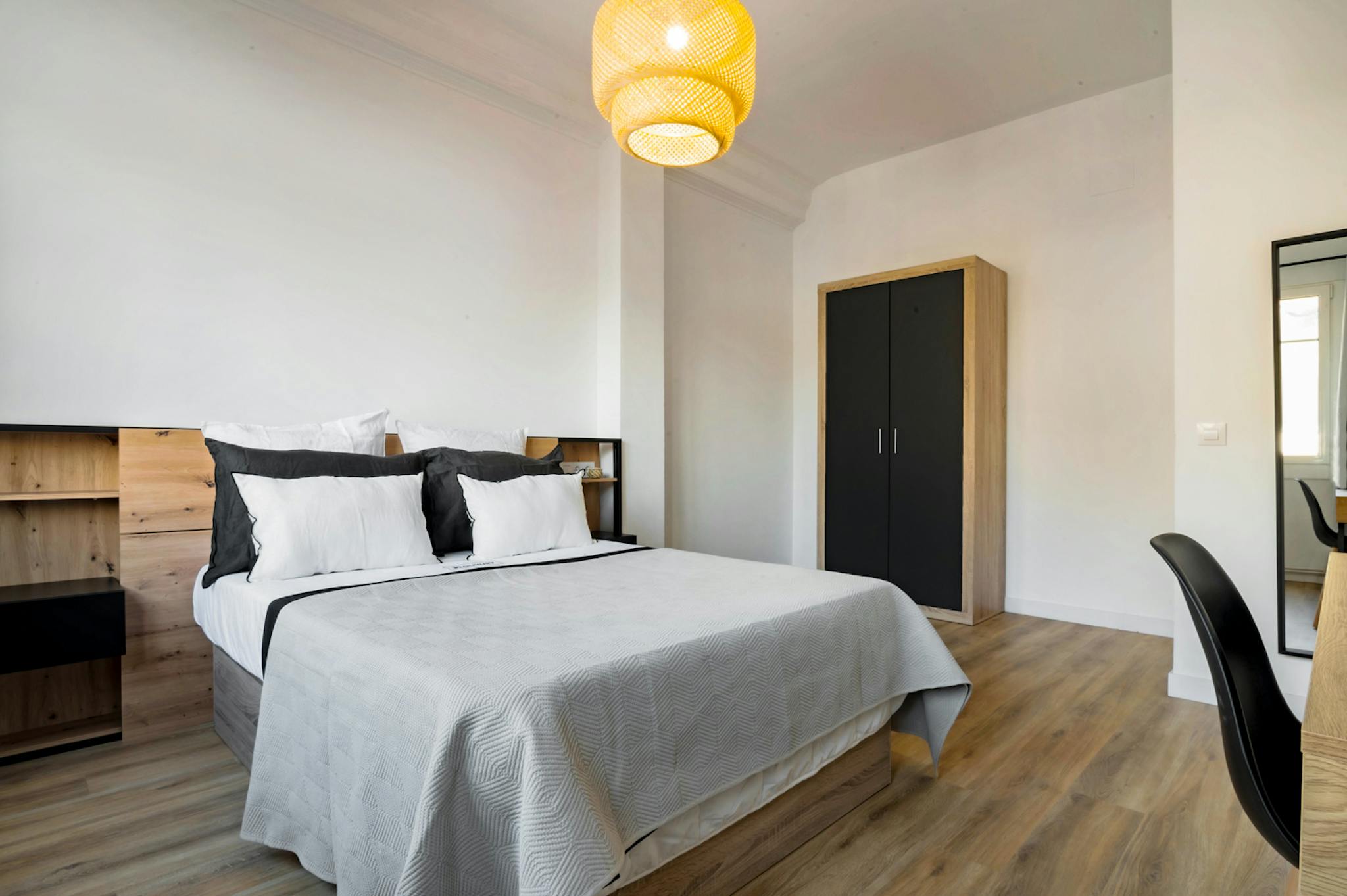 Ronda de Sant Pere, Barcelona preview