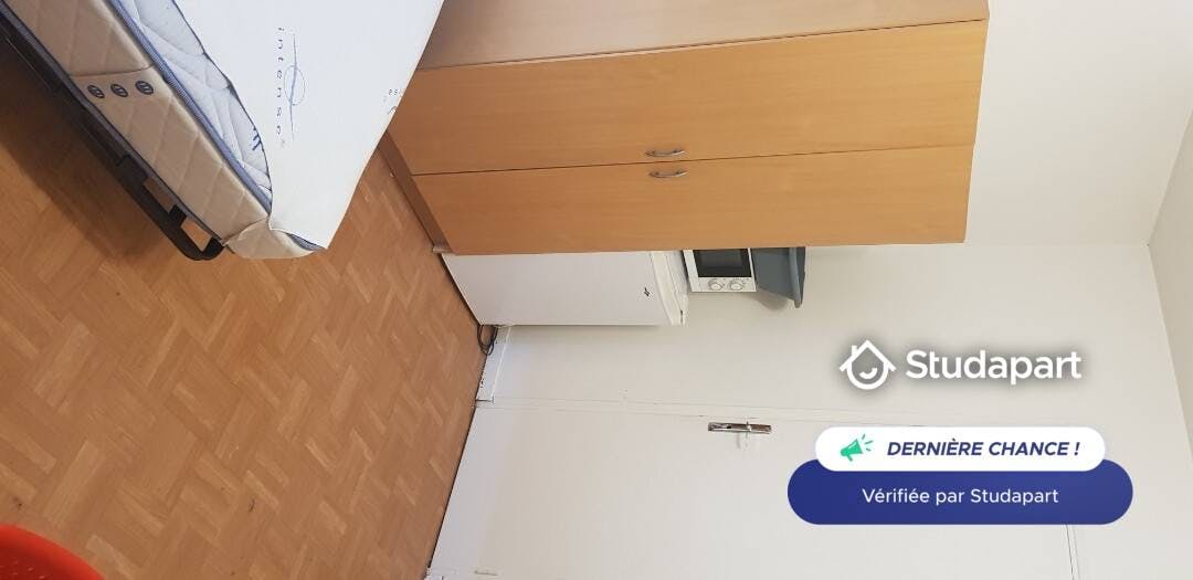 Apartament de închiriat pentru 295 EUR pe lună în Reims, Rue Pierre Brossolette