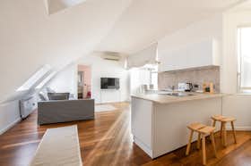 Apartment for rent for €2,000 per month in Milan, Via Ludovico Lazzaro Zamenhof