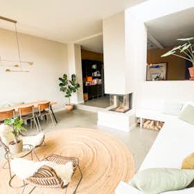 Haus for rent for 3.900 € per month in Haarlem, Saenredamstraat