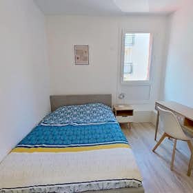Privé kamer te huur voor € 395 per maand in Le Havre, Rue Hilaire Colombel