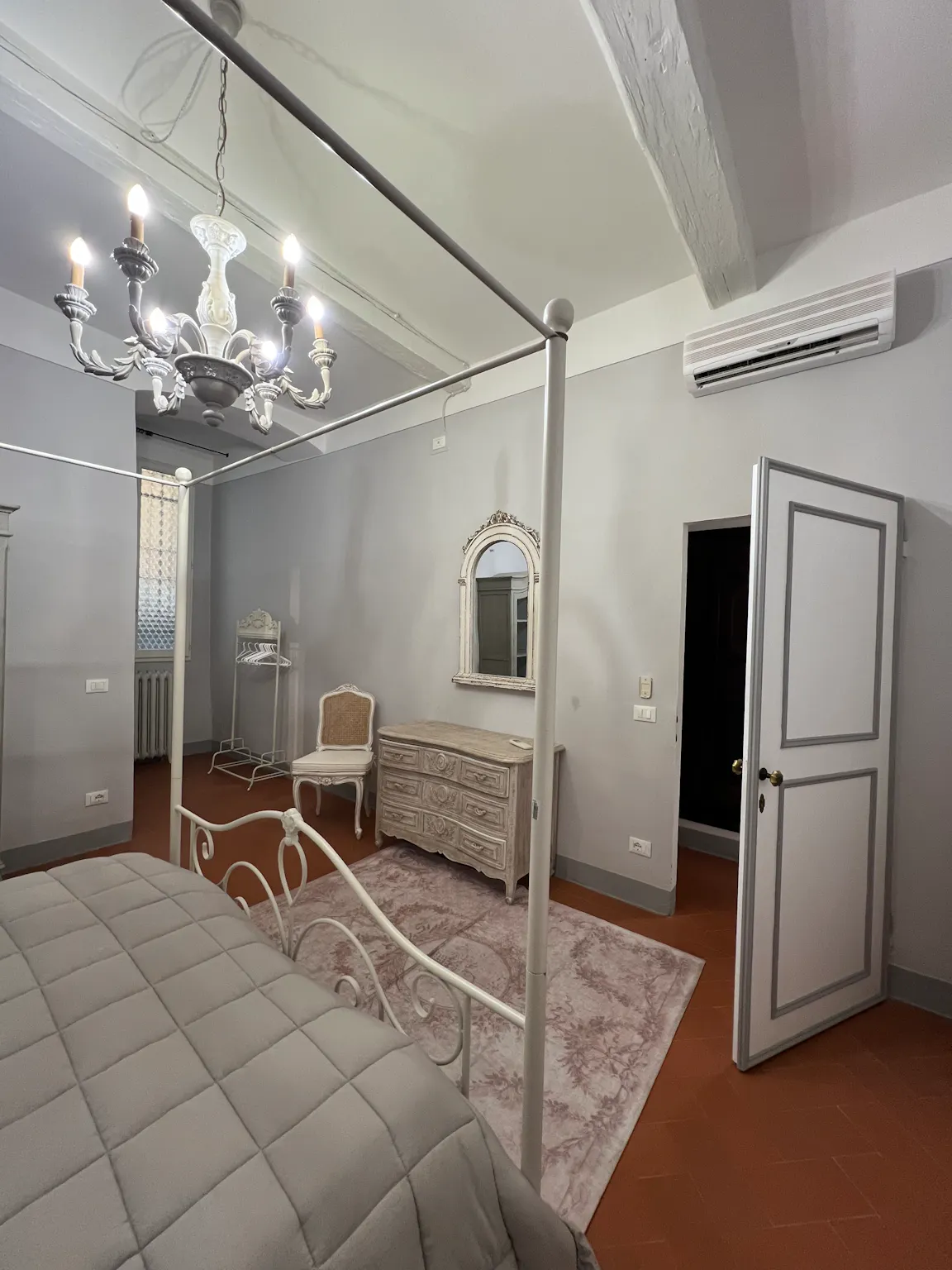 2-Bedroom Apartment in Via di Santo Spirito, Florence (1496574) ROOM 1