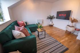 Appartamento in affitto a 2.500 £ al mese a London, Hermitage Close