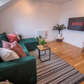 Appartement te huur voor £ 2.500 per maand in London, Hermitage Close