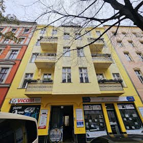 Apartment for rent for €1,400 per month in Berlin, Oppelner Straße