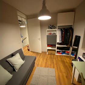 Отдельная комната сдается в аренду за 1 300 € в месяц в Hoofddorp, Van Kootenstraat