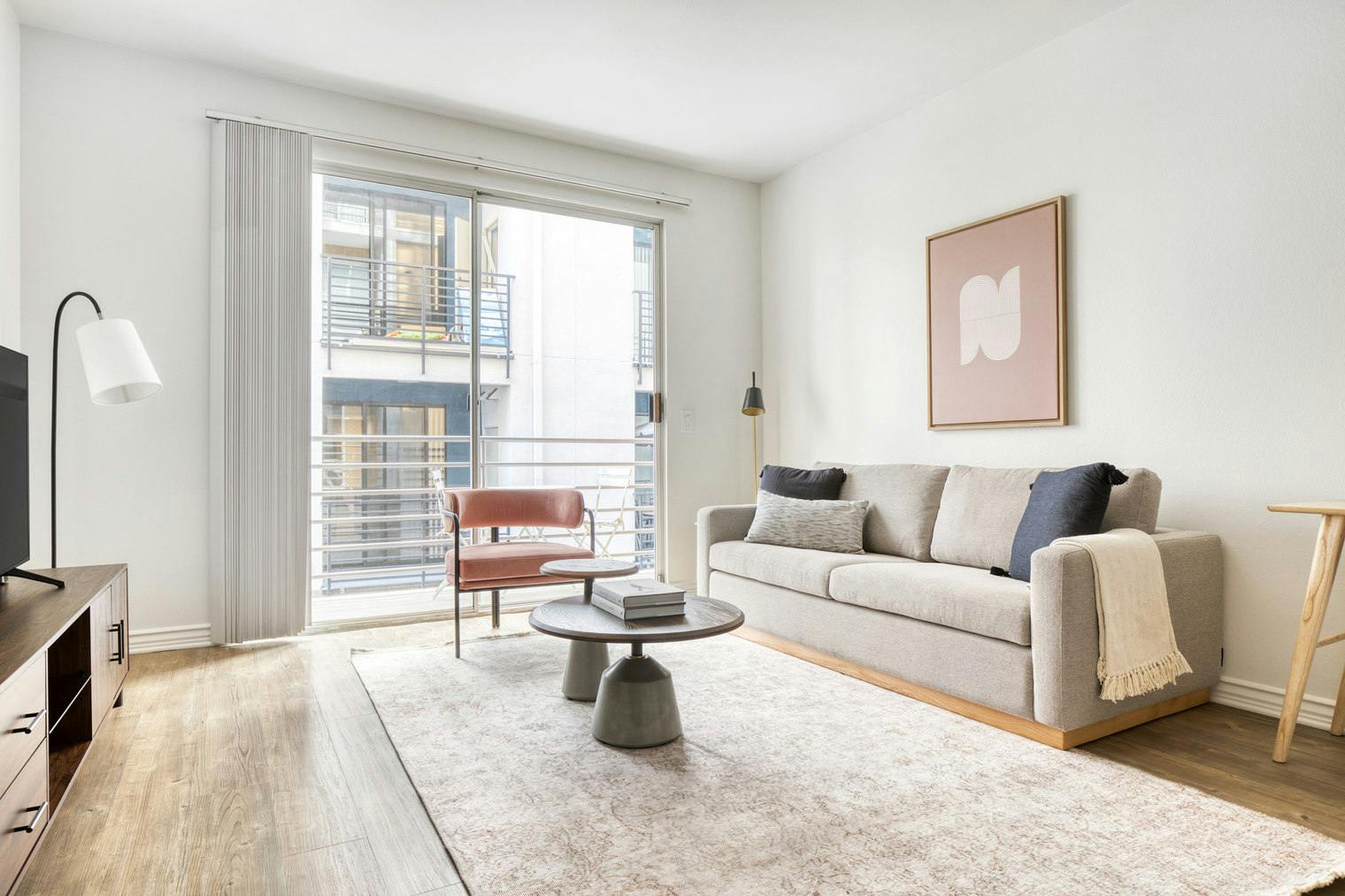 Квартира за оренду для $3,637 на місяць у Los Angeles, Bluffside Drive