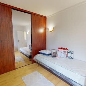 Stanza privata for rent for 385 € per month in Saint-Brieuc, Rue Frédéric et Irène Joliot-Curie