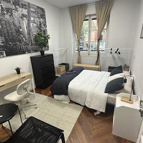 Private room for rent for €950 per month in Madrid, Calle de Alberto Aguilera