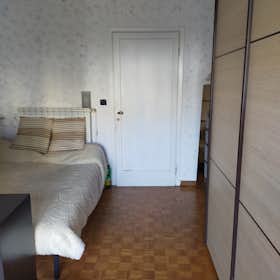 Private room for rent for €600 per month in Florence, Lungarno Cristoforo Colombo