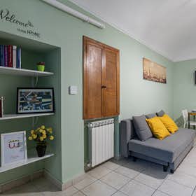 Apartament de închiriat pentru 1.200 EUR pe lună în Turin, Via Giulia di Barolo