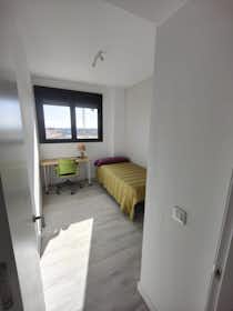 私人房间 正在以 €350 的月租出租，其位于 Beniarjó, Calle de la Estación