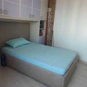 Shared room for rent for €730 per month in Milan, Via Pismonte