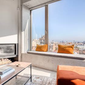Apartment for rent for €4,251 per month in Barcelona, Carrer de Julià