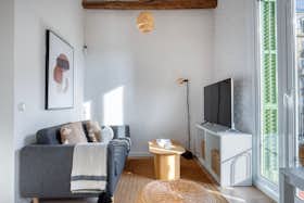 Appartement te huur voor € 1.244 per maand in Barcelona, Carrer d'Aragó