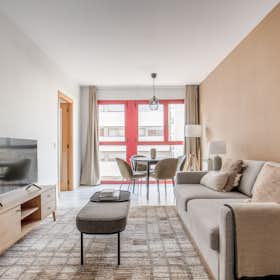 Apartment for rent for €2,611 per month in Barcelona, Carrer de Josep Ferrater i Móra