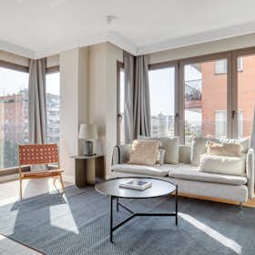 Apartment for rent for €4,017 per month in Barcelona, Via Augusta