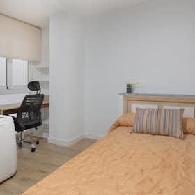WG-Zimmer for rent for 390 € per month in Elche, Carrer Solars