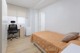 Privé kamer te huur voor € 415 per maand in Elche, Carrer Solars
