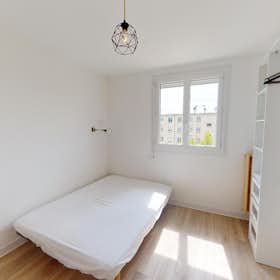 Отдельная комната сдается в аренду за 466 € в месяц в Rennes, Rue Perrin de La Touche