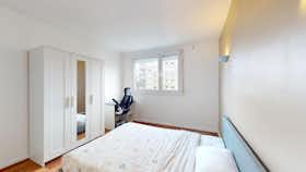 Privé kamer te huur voor € 430 per maand in Saint-Étienne-du-Rouvray, Périphérique Henri Wallon