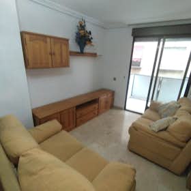 Mieszkanie do wynajęcia za 750 € miesięcznie w mieście Murcia, Calle Mariano Girada