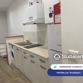Apartment for rent for €1,195 per month in Bordeaux, Rue Kléber