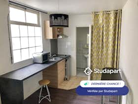 Appartement te huur voor € 478 per maand in Reims, Rue de Venise