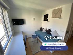 Apartamento para alugar por € 606 por mês em Aix-en-Provence, Rue Jean Andréani