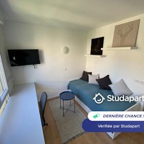 Apartamento para alugar por € 606 por mês em Aix-en-Provence, Rue Jean Andréani