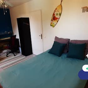 Private room for rent for €520 per month in Roquefort-les-Pins, Chemin de la Vieille Route