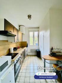Apartamento para alugar por € 560 por mês em Le Havre, Rue Jules Tellier