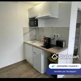 Appartamento in affitto a 800 € al mese a Pontoise, Lieu-dit Les Maradas Verts