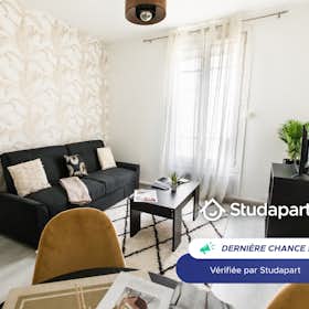 Apartament de închiriat pentru 950 EUR pe lună în Taverny, Rue de Paris