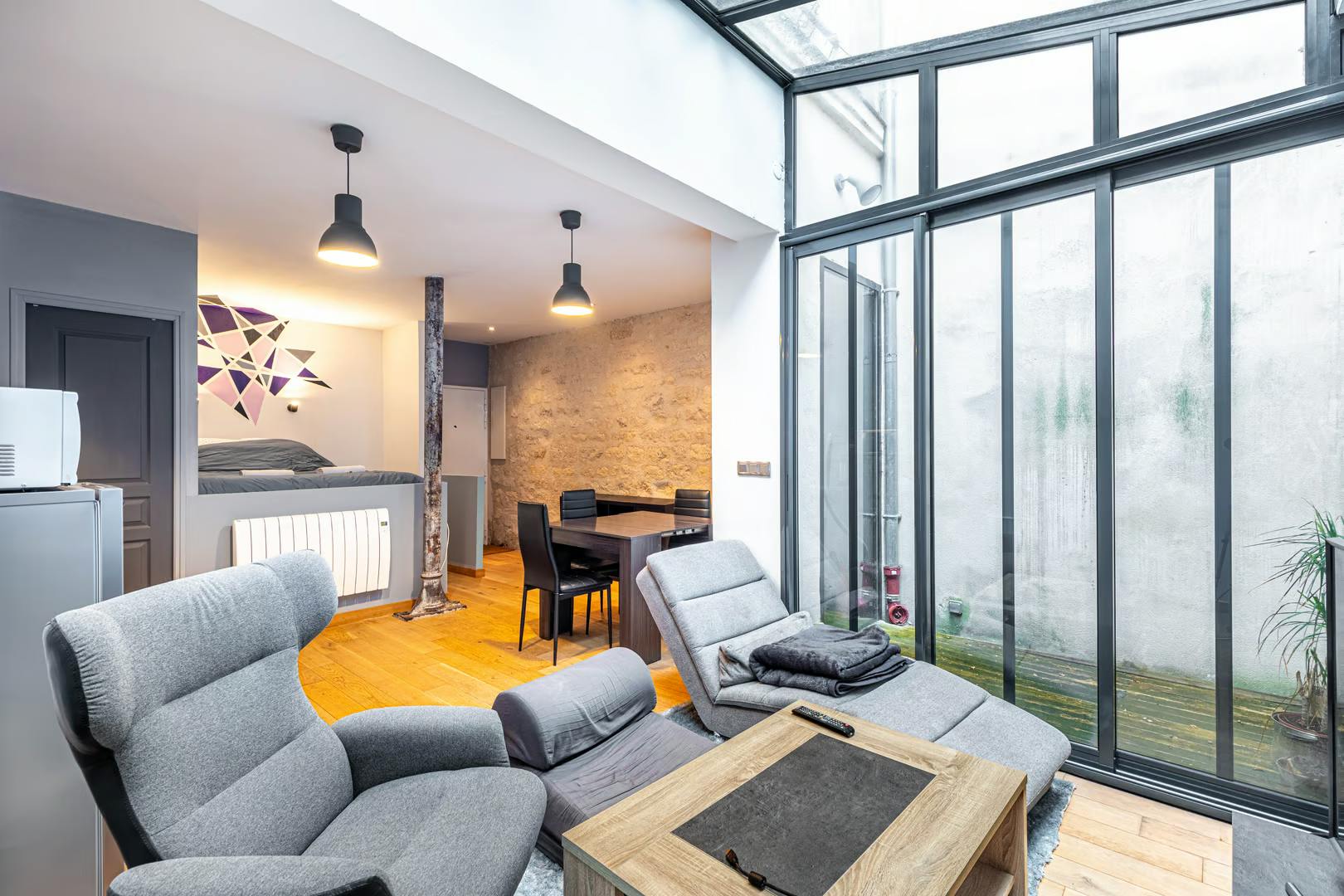 Studio for rent for €1,686 per month in Paris, Rue des Trois-Bornes