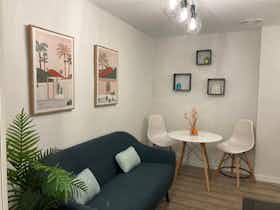 Отдельная комната сдается в аренду за 260 € в месяц в Elche, Carrer Poeta Miguel Hernández