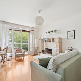 Apartment for rent for €2,160 per month in Paris, Boulevard de Beauséjour