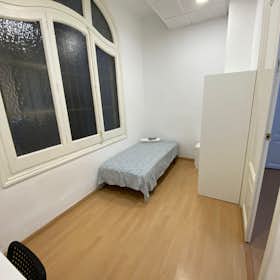 Private room for rent for €490 per month in Barcelona, Carrer de Casp