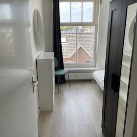 Appartement for rent for € 1.395 per month in Delft, Rembrandtstraat