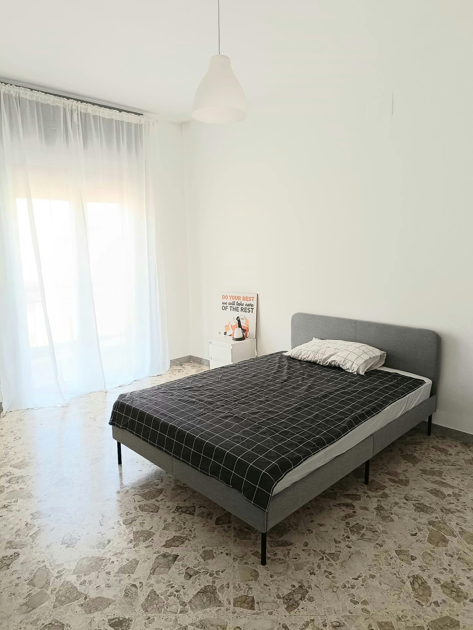 Private room for rent for €530 per month in Bari, Via Sigismondo Castromediano