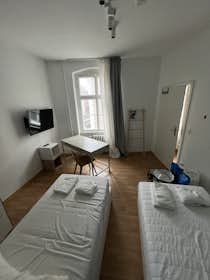 Wohnung zu mieten für 2.299 € pro Monat in Oranienburg, Kanalstraße