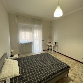 Chambre privée à louer pour 490 €/mois à Bari, Via Brennero