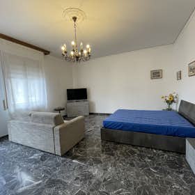 Отдельная комната сдается в аренду за 690 € в месяц в Scandicci, Via Ugo Foscolo