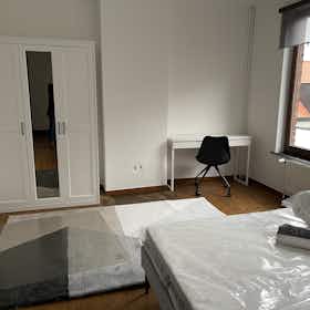 Private room for rent for €600 per month in Woluwe-Saint-Pierre, Montagne de la Gare