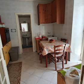 Appartement te huur voor € 1.150 per maand in Naples, Via Santa Teresella degli Spagnoli