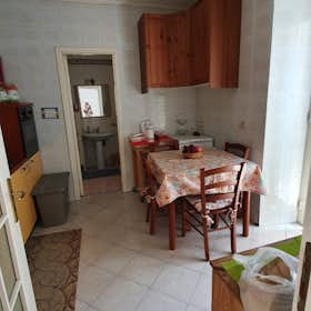 Apartament de închiriat pentru 1.150 EUR pe lună în Naples, Via Santa Teresella degli Spagnoli